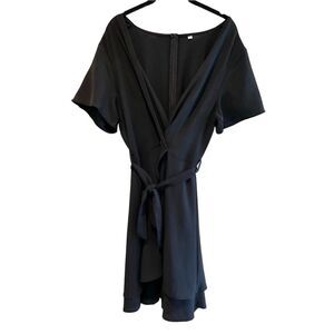 Short Sleeve‎ Midi Dress V-Neck & Scalloped Bottom Hem Black Size Large